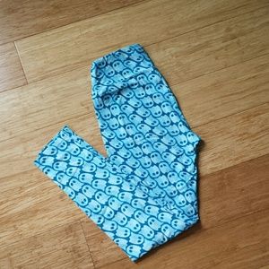 Friendly ghost patterned leggings